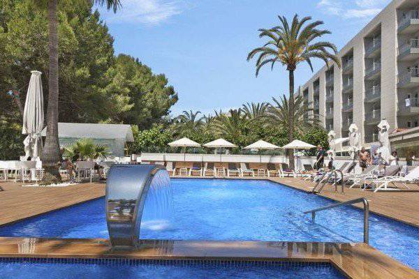 Piscina solárium Hotel Metropolitan Playa Palma