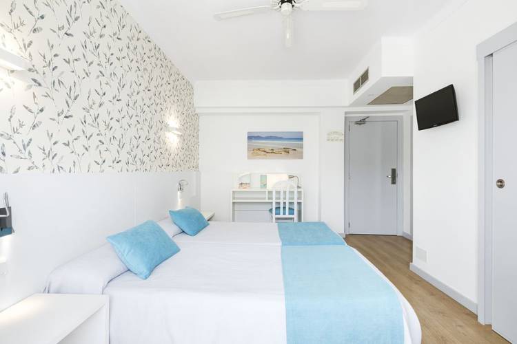 Superior Double Room Metropolitan Playa Hotel Superior Double Room Metropolitan, Metropolitan Double Ceiling Fan