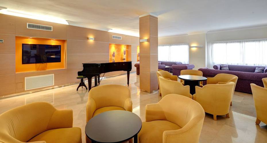 Living room Metropolitan Playa Hotel Palma