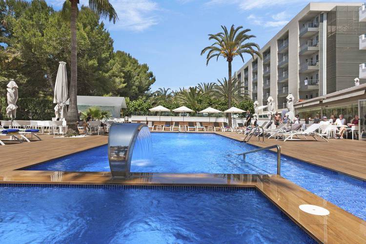 Outdoor swimming pool Metropolitan Playa Hotel Palma