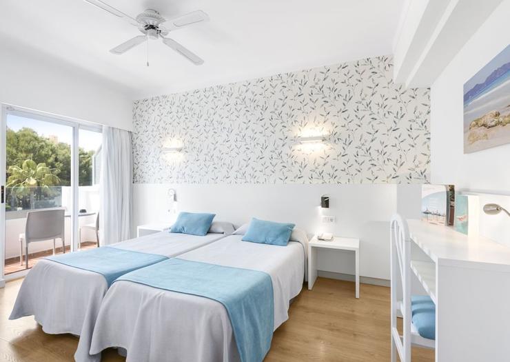 Premium-Doppelzimmer Sonnenterrasse Hotel Metropolitan Playa Palma Premium-Doppelzimmer Sonnenterrasse Hotel Metropolitan Playa Palma